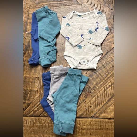 3 Newborn outfits by Cloud Island. Like new. - Picture 2 of 2